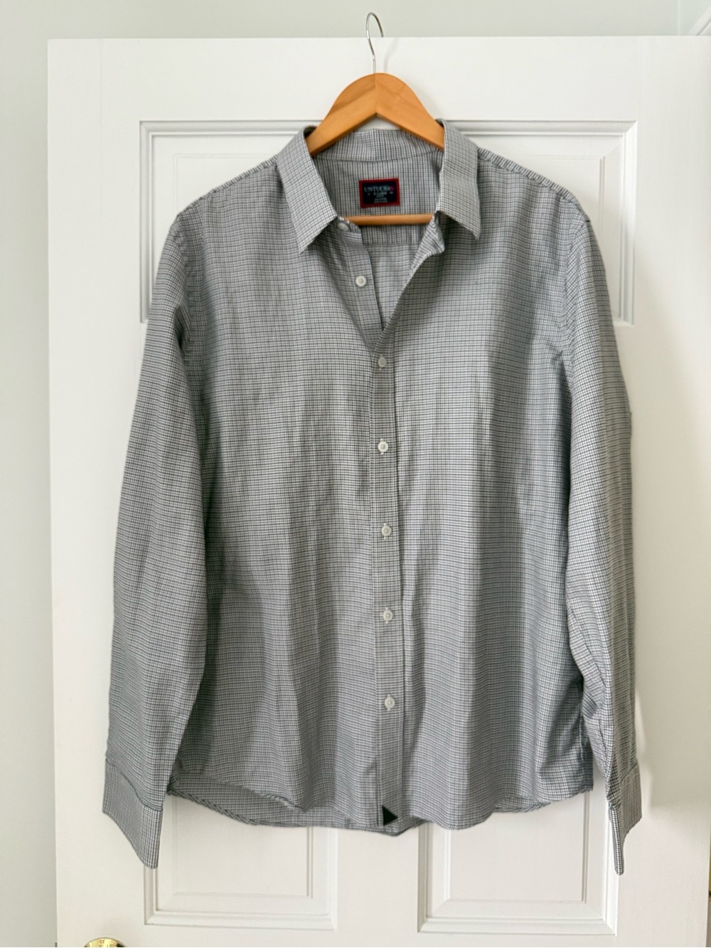 Untuckit grey houndstooth plaid button down